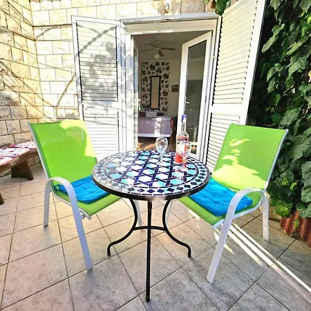 Tania Apartment *